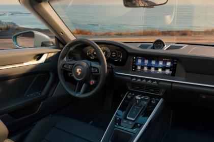 H Porsche πλέον προσφέρει τις τετρακίνητες εκδόσεις 4S στην 911